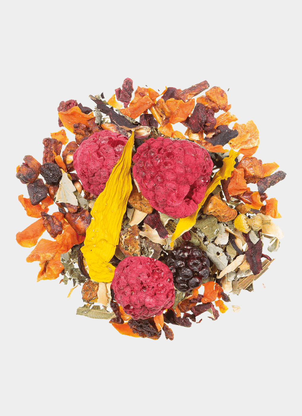 Eine lebendige Auswahl an Trockenfrüchten und Kräutern, darunter leuchtend rote HORST HIMBEER-Himbeeren, Orangenscheiben und gelbe Blütenblätter, alles in einer dynamischen, farbenfrohen Mischung vor einem weißen Hintergrund angeordnet.